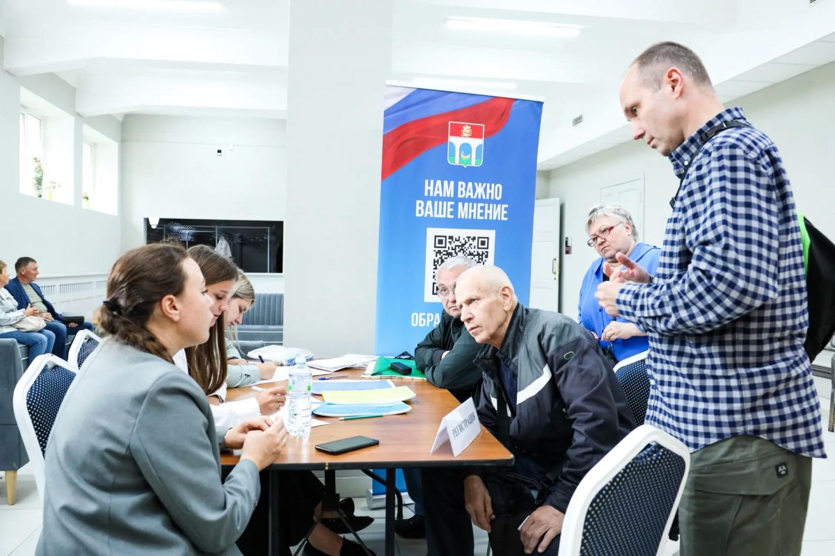 Юлия Купецкая: Тематическая выездная администрация работала сегодня в микрорайоне Пироговский Юлия Купецкая: Тематическая выездная администрация работала сегодня в микрорайоне Пироговский