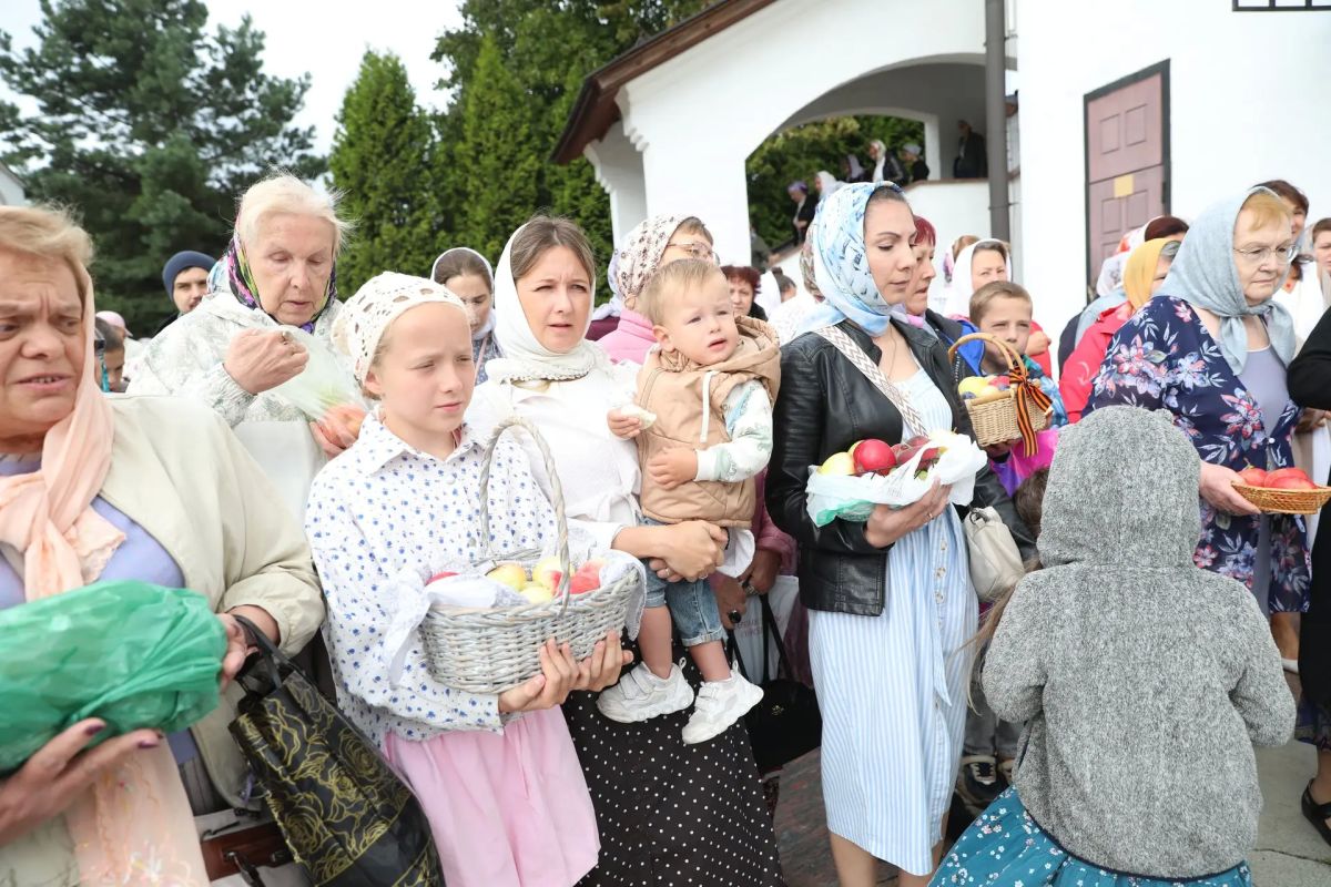 Яблочный Спас: жителей Долгопрудного поздравили с праздником Преображения Господня Яблочный Спас: жителей Долгопрудного поздравили с праздником Преображения Господня