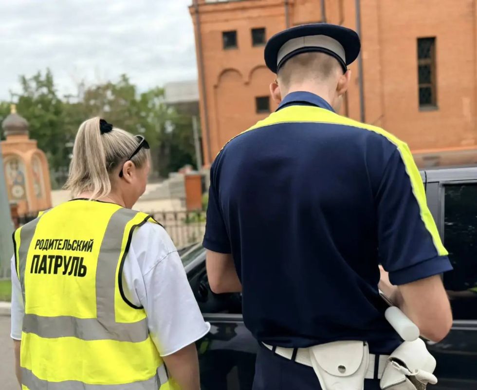 В преддверии нового учебного года сотрудники Госавтоинспекции МУ МВД России «Власиха» совместно с активистами движения «Родительский патруль» провели профилактическое мероприятие вблизи общеобразовательных учреждений округа В преддверии нового учебного года сотрудники Госавтоинспекции МУ МВД России «Власиха» совместно с активистами движения «Родительский патруль» провели профилактическое мероприятие вблизи общеобразовательных учреждений округа