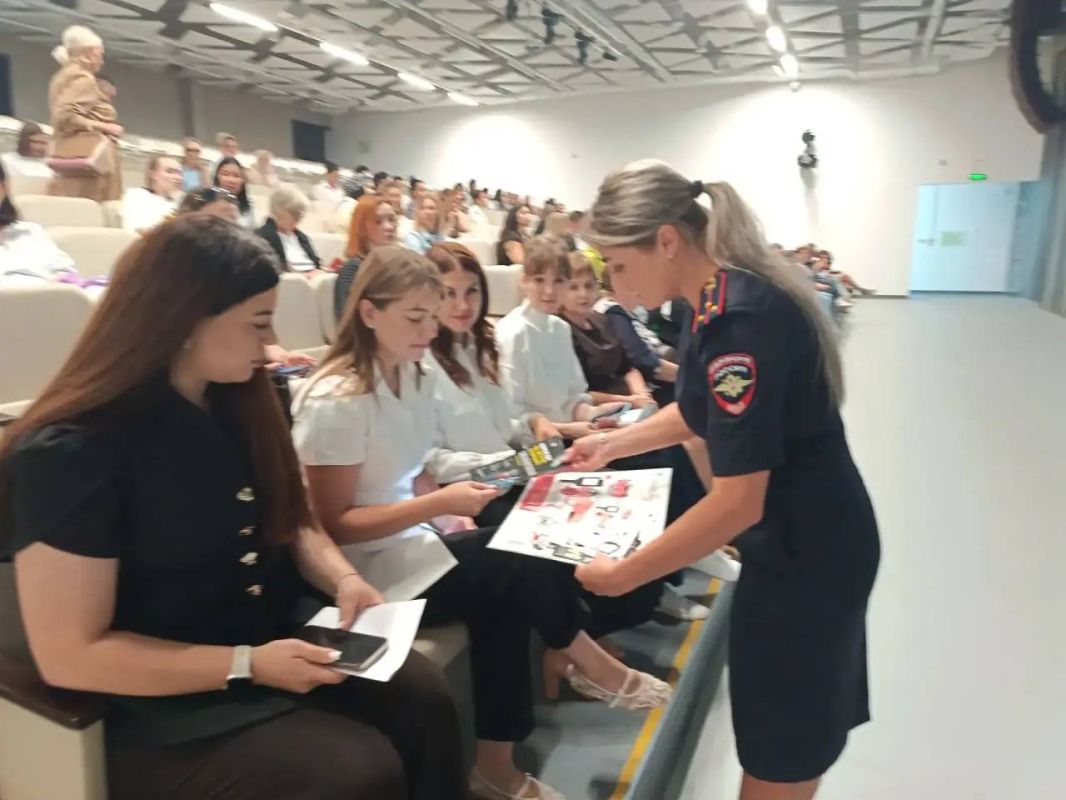 В преддверии нового учебного года сотрудники региональной Госавтоинспекции активно участвуют в родительских собраниях будущих первоклассников В преддверии нового учебного года сотрудники региональной Госавтоинспекции активно участвуют в родительских собраниях будущих первоклассников