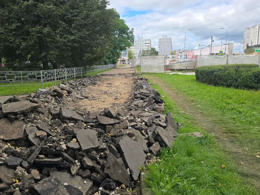 В Коломне началось благоустройство сквера у памятника Гагарину В Коломне началось благоустройство сквера у памятника Гагарину