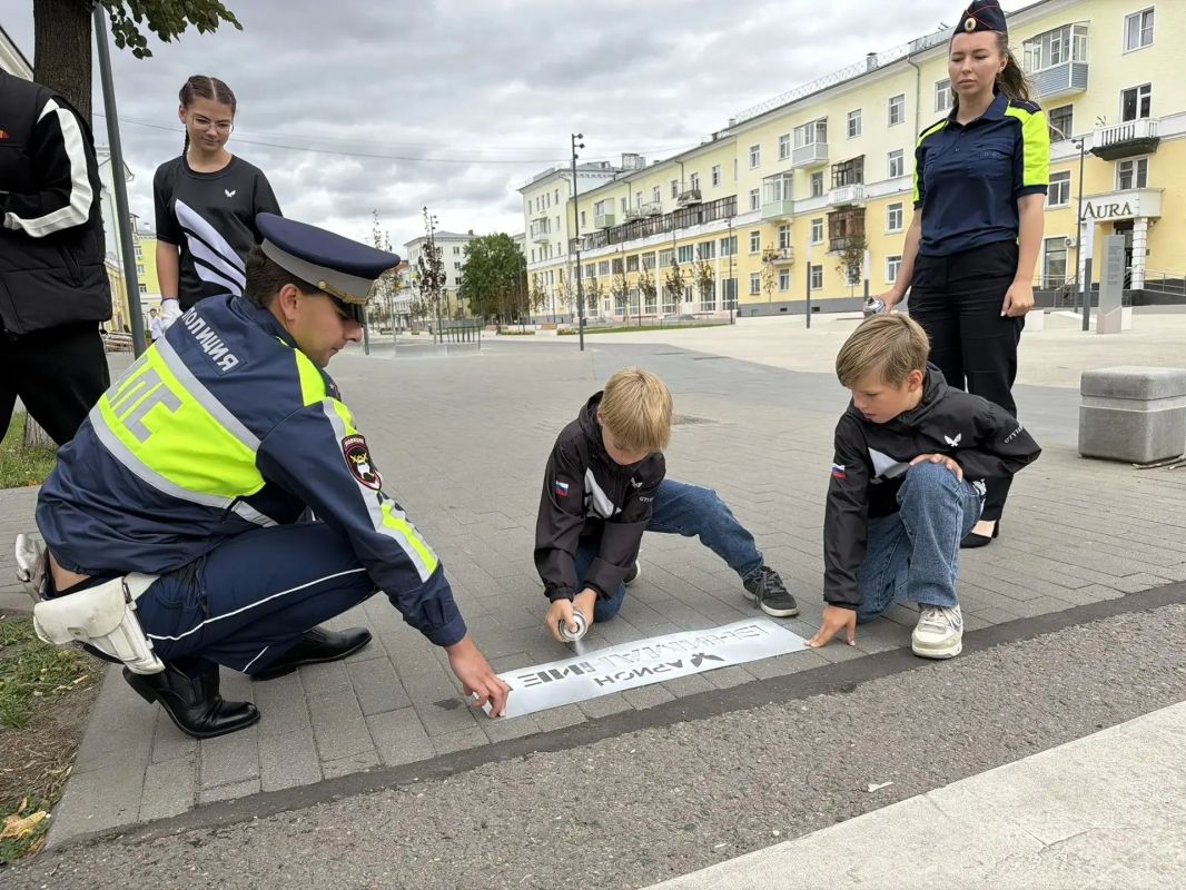 В Ступино прошла акция по повышению безопасности пешеходов В Ступино прошла акция по повышению безопасности пешеходов