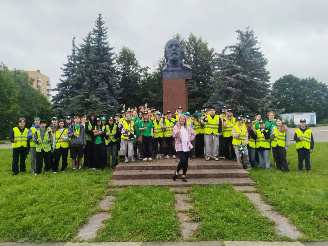 Квартира, машина, поездка в Китай: на что копят заработанные за лето деньги подростки из Долгопрудного