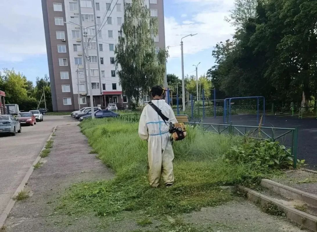 Сотрудники МБУ «Благоустройство СП» продолжают наводить порядок во всех населённых пунктах Сергиево-Посадского округа Сотрудники МБУ «Благоустройство СП» продолжают наводить порядок во всех населённых пунктах Сергиево-Посадского округа