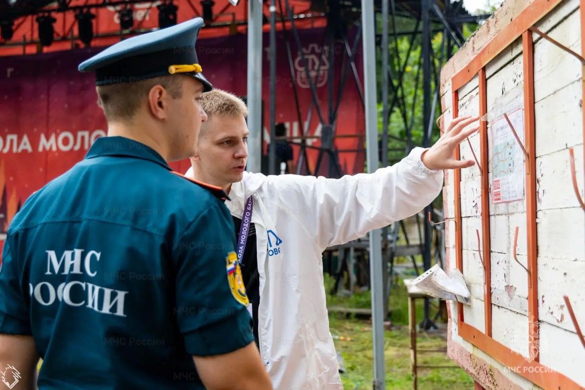В Ступине для первокурсников МГТУ им. Баумана провели инструктаж по пожарной безопасности В Ступине для первокурсников МГТУ им. Баумана провели инструктаж по пожарной безопасности