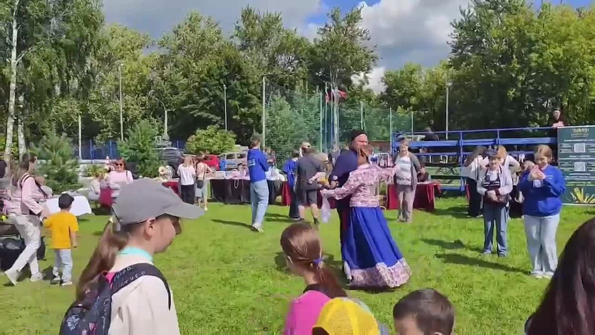 В микрорайоне Бахчиванджи отметили День добрососедства