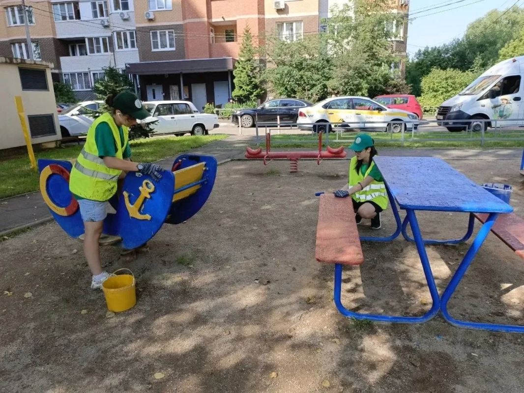 Квартира, машина, поездка в Китай: на что копят заработанные за лето деньги подростки из Долгопрудного Квартира, машина, поездка в Китай: на что копят заработанные за лето деньги подростки из Долгопрудного