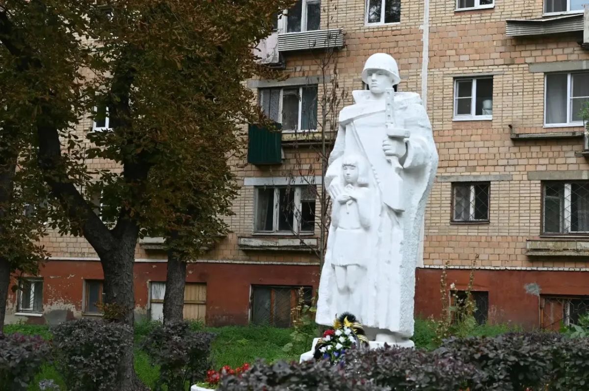По поручению главы городского округа Серпухов Алексея Шимко его заместители и профильные специалисты вместе с депутатом окружного Совета Максимом Валиковым провели выезд в дом №26 на улице Серпуховской По поручению главы городского округа Серпухов Алексея Шимко его заместители и профильные специалисты вместе с депутатом окружного Совета Максимом Валиковым провели выезд в дом №26 на улице Серпуховской