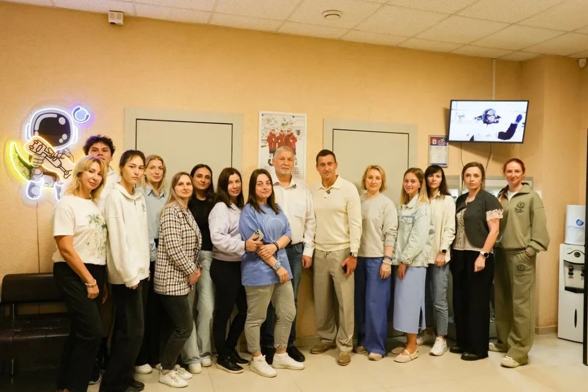 Александр Легков встретился с коллективом мытищинской компании «Орто-Космос» Александр Легков встретился с коллективом мытищинской компании «Орто-Космос»