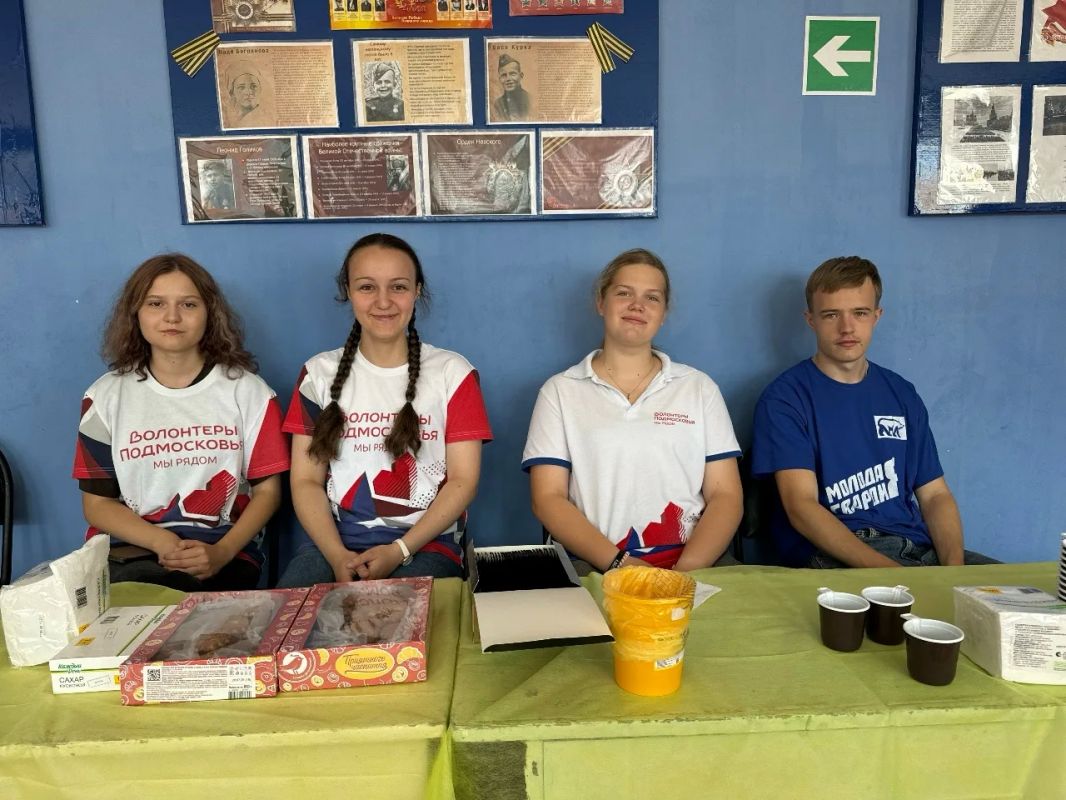 Выездную донорскую акцию «Подари жизнь» провели сотрудники и волонтёры молодёжного центра «Русь» в Озёрах Выездную донорскую акцию «Подари жизнь» провели сотрудники и волонтёры молодёжного центра «Русь» в Озёрах