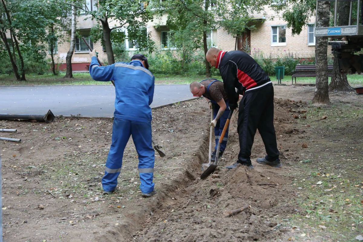Сергей Иванов проверил работы по благоустройству дворов и готовность образовательных учреждений к 1 сентября Сергей Иванов проверил работы по благоустройству дворов и готовность образовательных учреждений к 1 сентября
