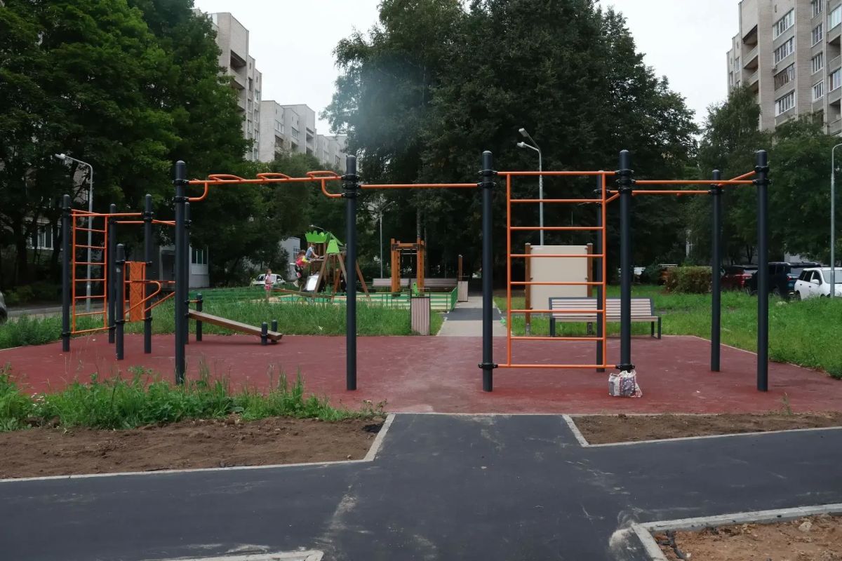Комплексное благоустройство дворовой территории Комплексное благоустройство дворовой территории