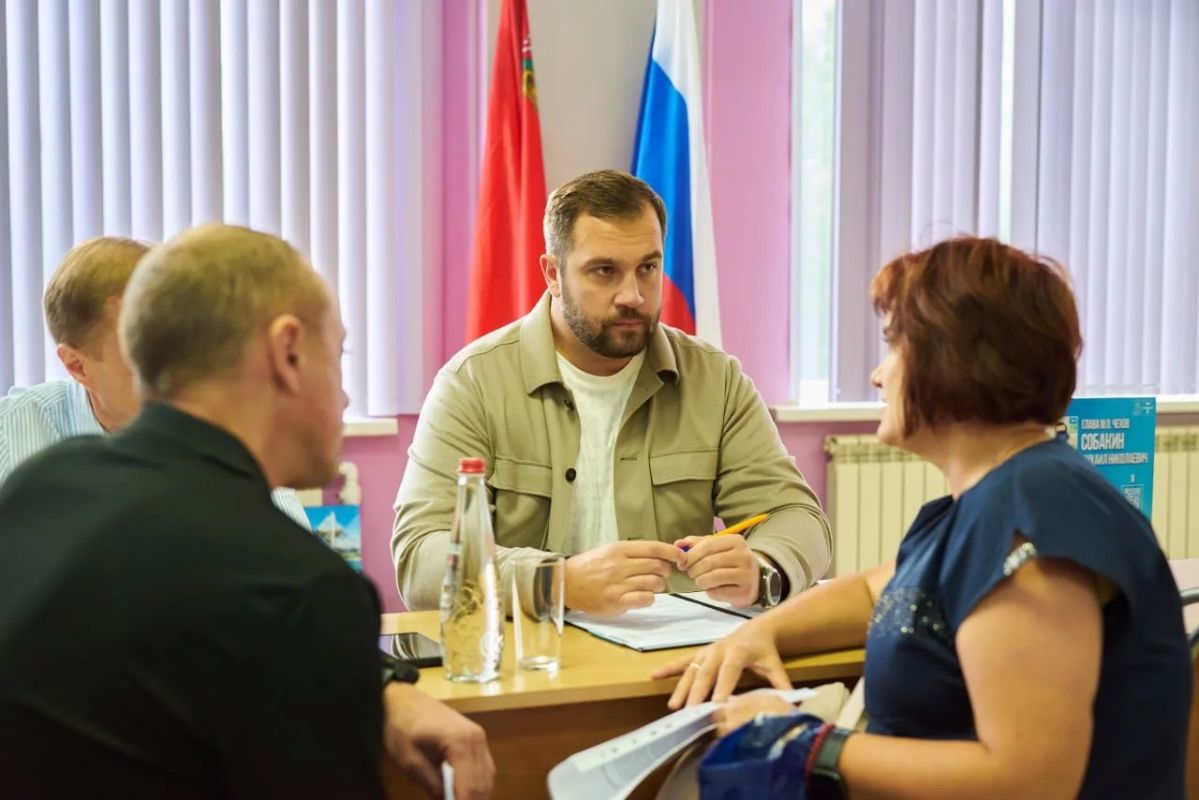 Михаил Собакин: Вечер четверга традиционно завершили встречей с жителями в формате «Выездной администрации» Михаил Собакин: Вечер четверга традиционно завершили встречей с жителями в формате «Выездной администрации»