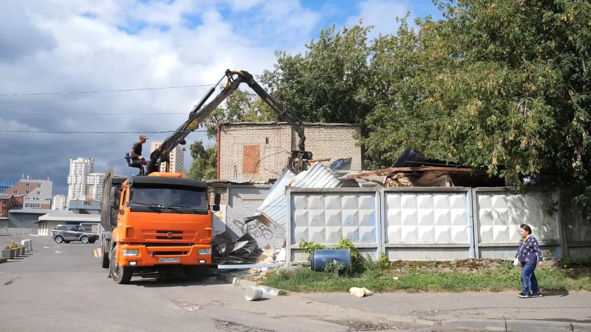 105 несанкционированных нестационарных объектов демонтировали в Люберцах с начала года 105 несанкционированных нестационарных объектов демонтировали в Люберцах с начала года