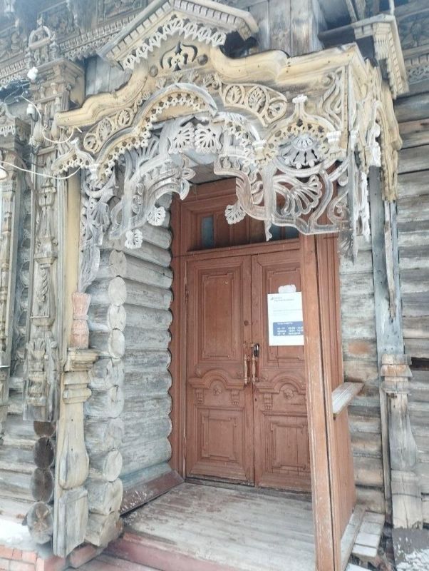 Деревянный терем в Белавино Деревянный терем в Белавино