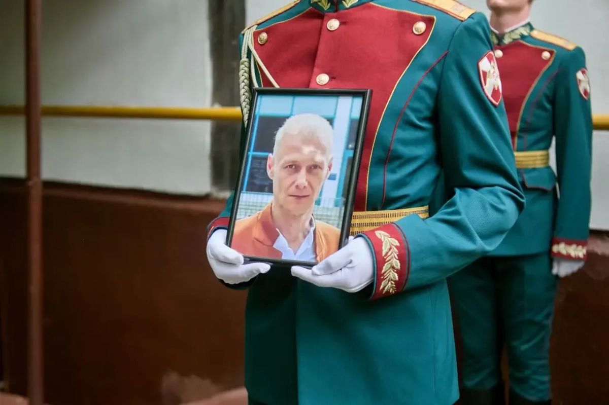 Мемориальную доску участнику СВО Михаилу Чудакову открыли в Балашихе