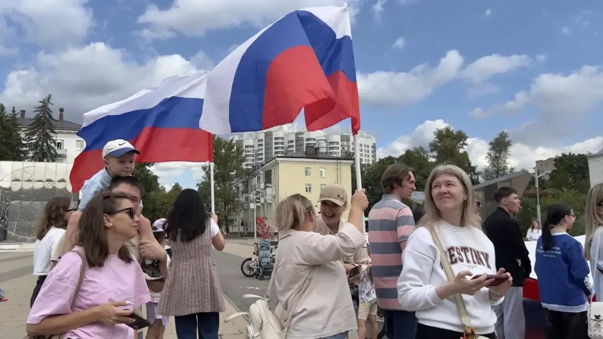 В Королёве проходят праздничные мероприятия, посвящённые Дню Государственного флага Российской Федерации В Королёве проходят праздничные мероприятия, посвящённые Дню Государственного флага Российской Федерации