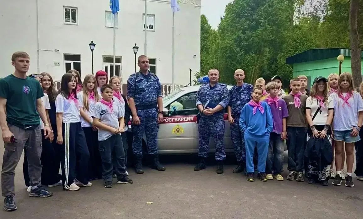 #КаникулыСРосгвардией. Росгвардейцы провели урок мужества для молодежи в Подмосковье В рамках ведомственной акции «Каникулы с Росгвардией», приуроченной к 10-летию со Дня создания ведомства и 215-й годовщине образования... #КаникулыСРосгвардией. Росгвардейцы провели урок мужества для молодежи в Подмосковье В рамках ведомственной акции «Каникулы с Росгвардией», приуроченной к 10-летию со Дня создания ведомства и 215-й годовщине образования...