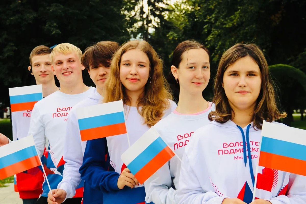 Александр Гречищев: Сегодня – День государственного флага Российской Федерации, символа величия большой страны и единства ее народов Александр Гречищев: Сегодня – День государственного флага Российской Федерации, символа величия большой страны и единства ее народов