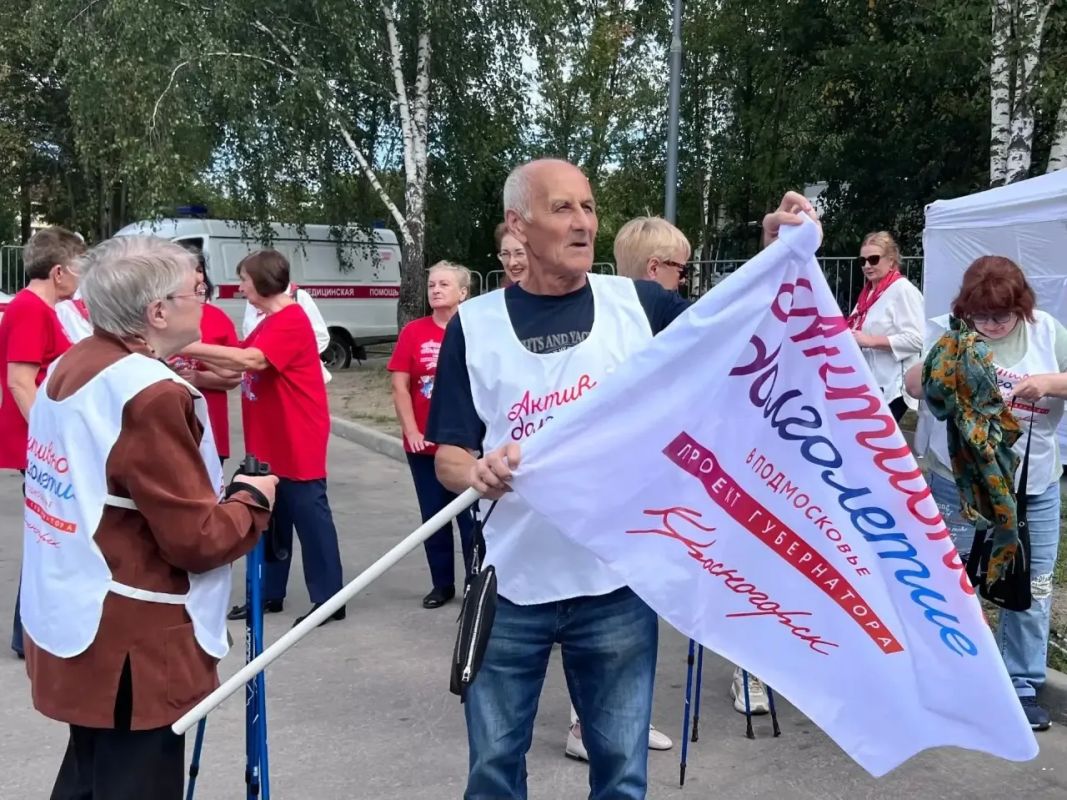 #ПрямоСейчас в Нахабино кипит праздник - отмечаем День поселка на набережной Торфяного озера! #ПрямоСейчас в Нахабино кипит праздник - отмечаем День поселка на набережной Торфяного озера!