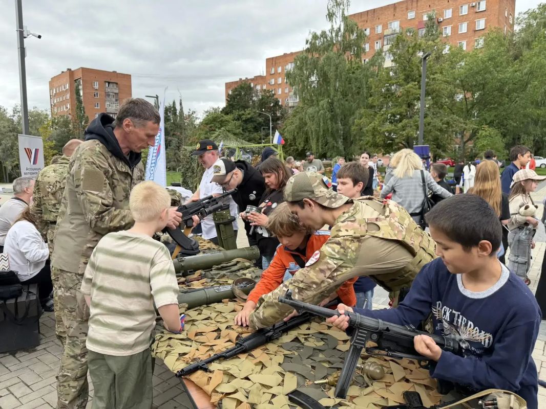Гуманитарная ярмарка в поддержку участников СВО прошла в Дзержинском г.о. Люберцы Гуманитарная ярмарка в поддержку участников СВО прошла в Дзержинском г.о. Люберцы