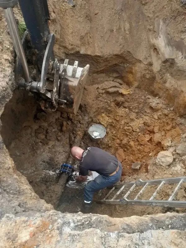 #ИтогиНеделиЖКХ. «Дмитровский водоканал» В селе Ильинское заменили глубинный насос на водозаборном узле В г. Дмитров, ул. Левонабережная устранили протечку водопровода В п. Мельчевка усилили канализационный коллектор —... #ИтогиНеделиЖКХ. «Дмитровский водоканал» В селе Ильинское заменили глубинный насос на водозаборном узле В г. Дмитров, ул. Левонабережная устранили протечку водопровода В п. Мельчевка усилили канализационный коллектор —...