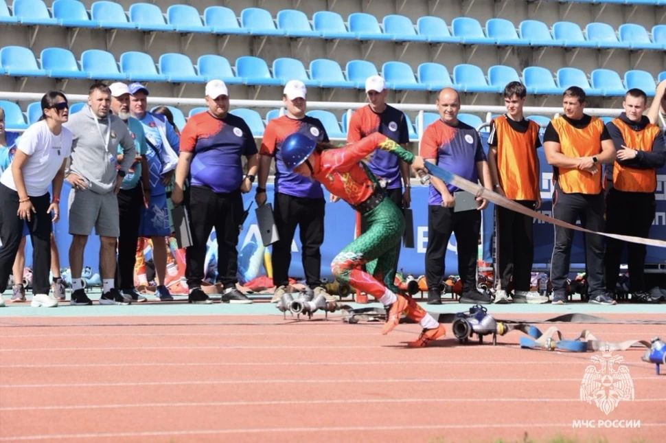 На XV Чемпионате мира среди юношей и юниоров и XI Чемпионате мира среди девушек и юниорок по пожарно-спасательному спорту установлены новые мировые рекорды в преодолении 100-метровой полосы с препятствиями На XV Чемпионате мира среди юношей и юниоров и XI Чемпионате мира среди девушек и юниорок по пожарно-спасательному спорту установлены новые мировые рекорды в преодолении 100-метровой полосы с препятствиями