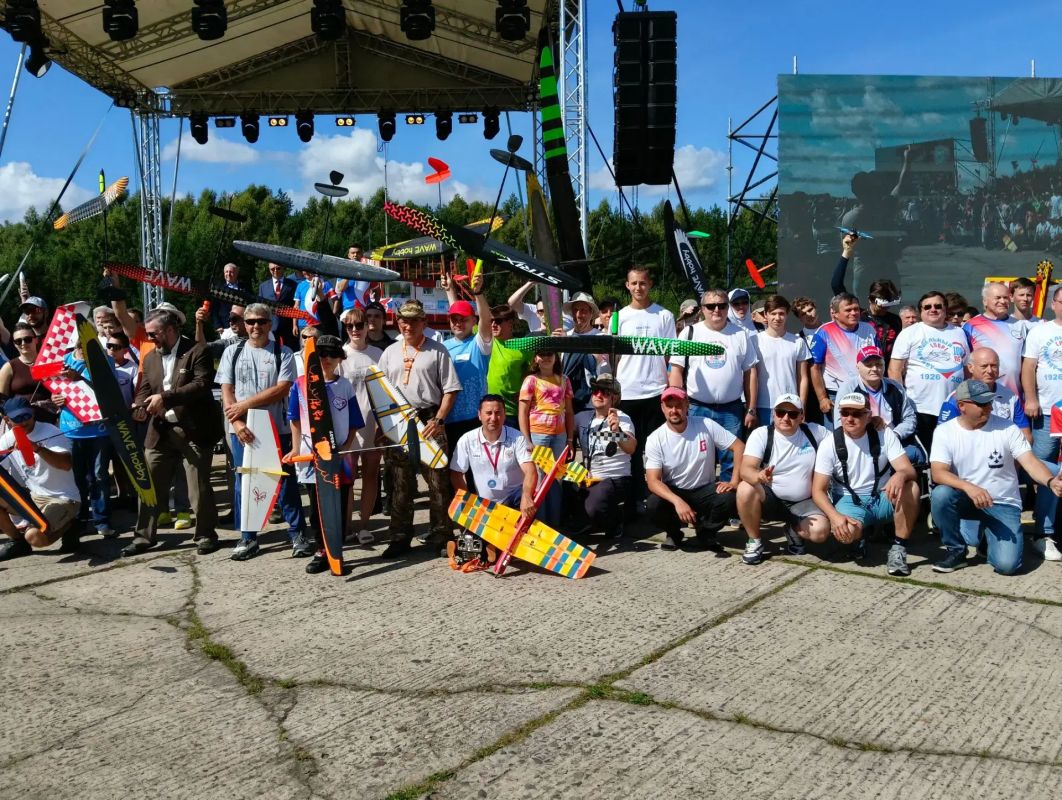 Фестиваль в честь 100летия авиамодельного спорта: Красногорск на высоте! Фестиваль в честь 100летия авиамодельного спорта: Красногорск на высоте!