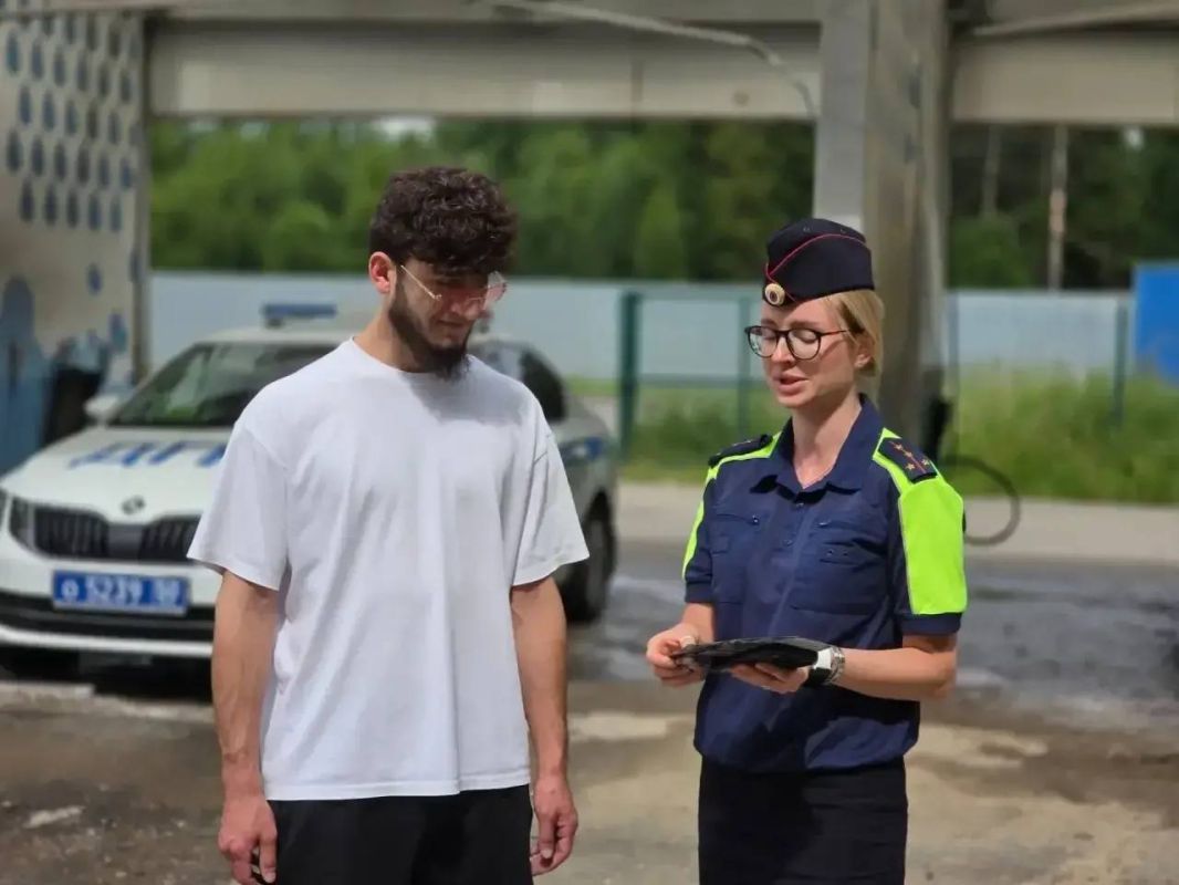Во Власихе площадкой для общения с автомобилистами на тему «трезвого вождения» стал один из популярных пунктов автомойки самообслуживания на территории обслуживания Во Власихе площадкой для общения с автомобилистами на тему «трезвого вождения» стал один из популярных пунктов автомойки самообслуживания на территории обслуживания