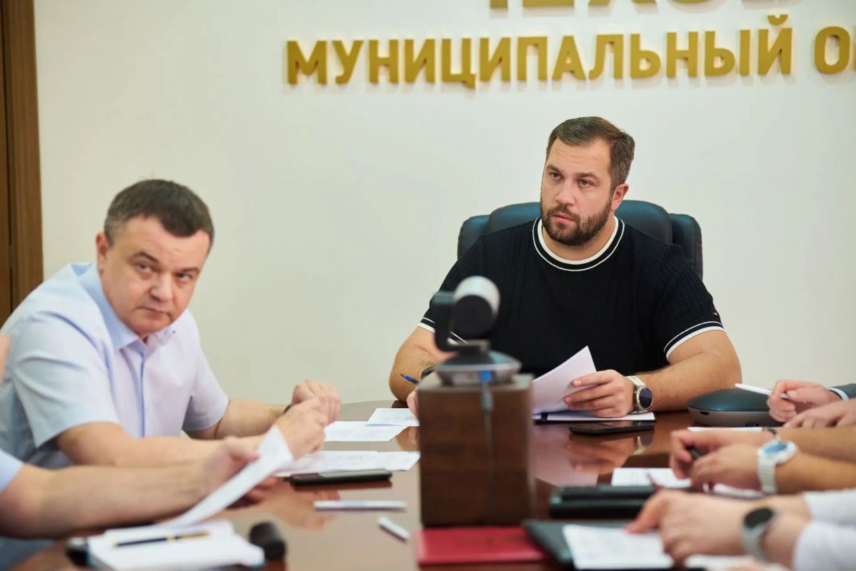 Михаил Собакин: В ходе профильного часа по ЖКХ вместе с Чеховским городским прокурором Вадимом Шишкиным заслушали доклады представителей ресурсоснабжающих организаций и управляющих компаний о ходе подготовке округа к... Михаил Собакин: В ходе профильного часа по ЖКХ вместе с Чеховским городским прокурором Вадимом Шишкиным заслушали доклады представителей ресурсоснабжающих организаций и управляющих компаний о ходе подготовке округа к...