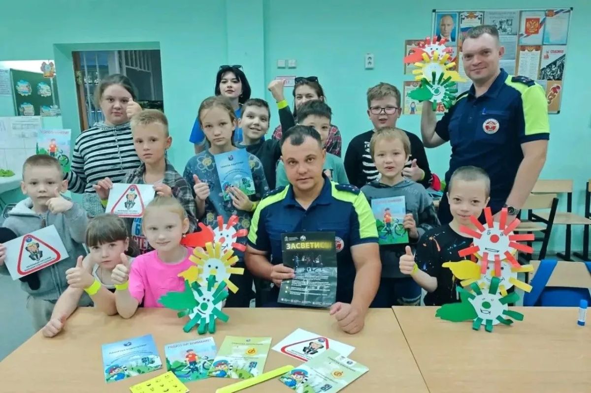 В лагере «Светоч» Ямской СОШ прошла тематическая программа «Выучи эти правила!» В лагере «Светоч» Ямской СОШ прошла тематическая программа «Выучи эти правила!»