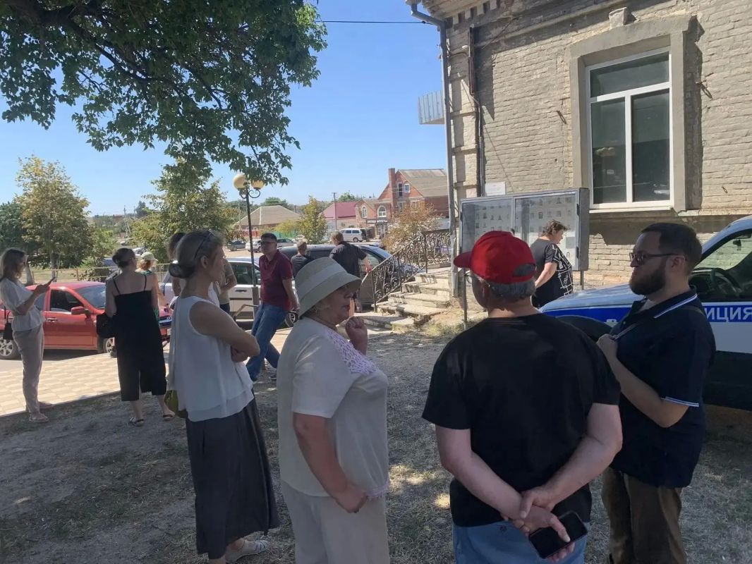 В рамках Дней архитектуры Ейского района состоялась экскурсия в станице Должанской В рамках Дней архитектуры Ейского района состоялась экскурсия в станице Должанской