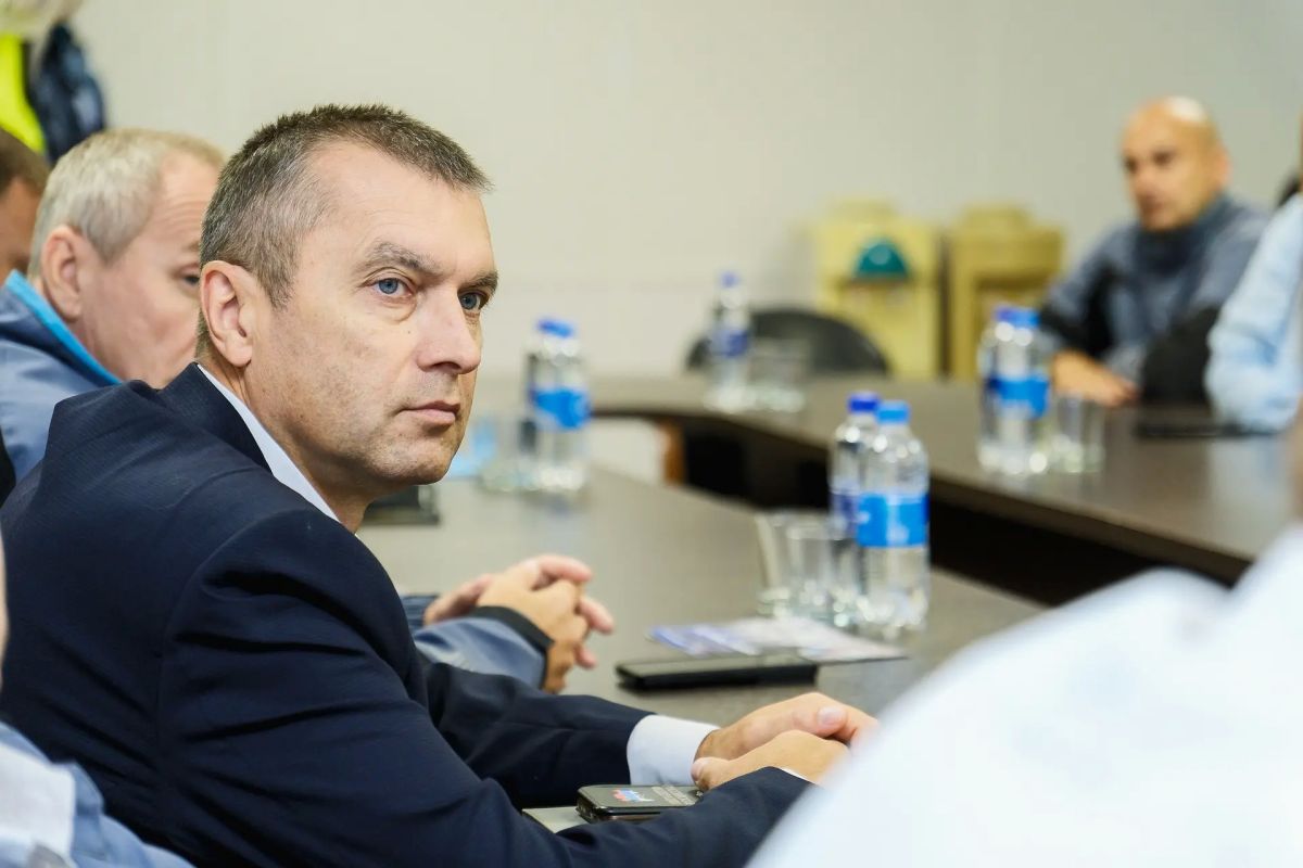 Вместе с генеральным директором и руководителями подразделений ДМЗ обсудили задачи, поставленные на заседании Государственного совета по вопросам обновления подвижного состава общественного транспорта, которое прошло под... Вместе с генеральным директором и руководителями подразделений ДМЗ обсудили задачи, поставленные на заседании Государственного совета по вопросам обновления подвижного состава общественного транспорта, которое прошло под...