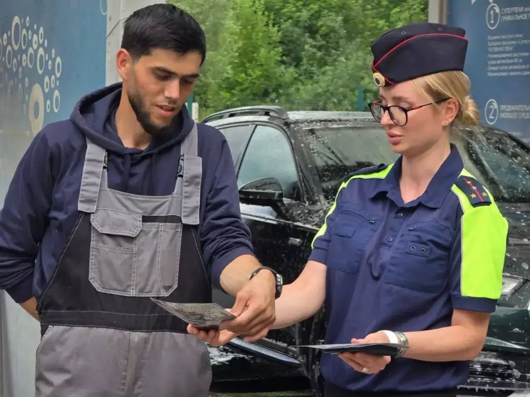 Во Власихе площадкой для общения с автомобилистами на тему «трезвого вождения» стал один из популярных пунктов автомойки самообслуживания на территории обслуживания Во Власихе площадкой для общения с автомобилистами на тему «трезвого вождения» стал один из популярных пунктов автомойки самообслуживания на территории обслуживания