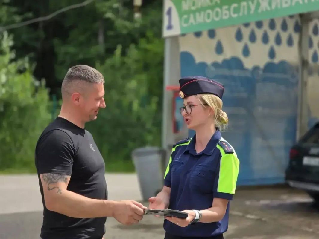 Во Власихе площадкой для общения с автомобилистами на тему «трезвого вождения» стал один из популярных пунктов автомойки самообслуживания на территории обслуживания Во Власихе площадкой для общения с автомобилистами на тему «трезвого вождения» стал один из популярных пунктов автомойки самообслуживания на территории обслуживания