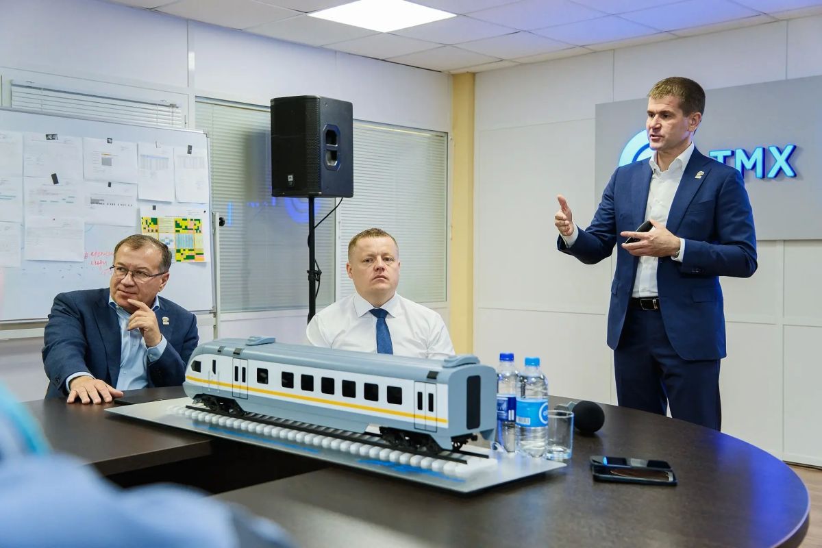 Вместе с генеральным директором и руководителями подразделений ДМЗ обсудили задачи, поставленные на заседании Государственного совета по вопросам обновления подвижного состава общественного транспорта, которое прошло под... Вместе с генеральным директором и руководителями подразделений ДМЗ обсудили задачи, поставленные на заседании Государственного совета по вопросам обновления подвижного состава общественного транспорта, которое прошло под...