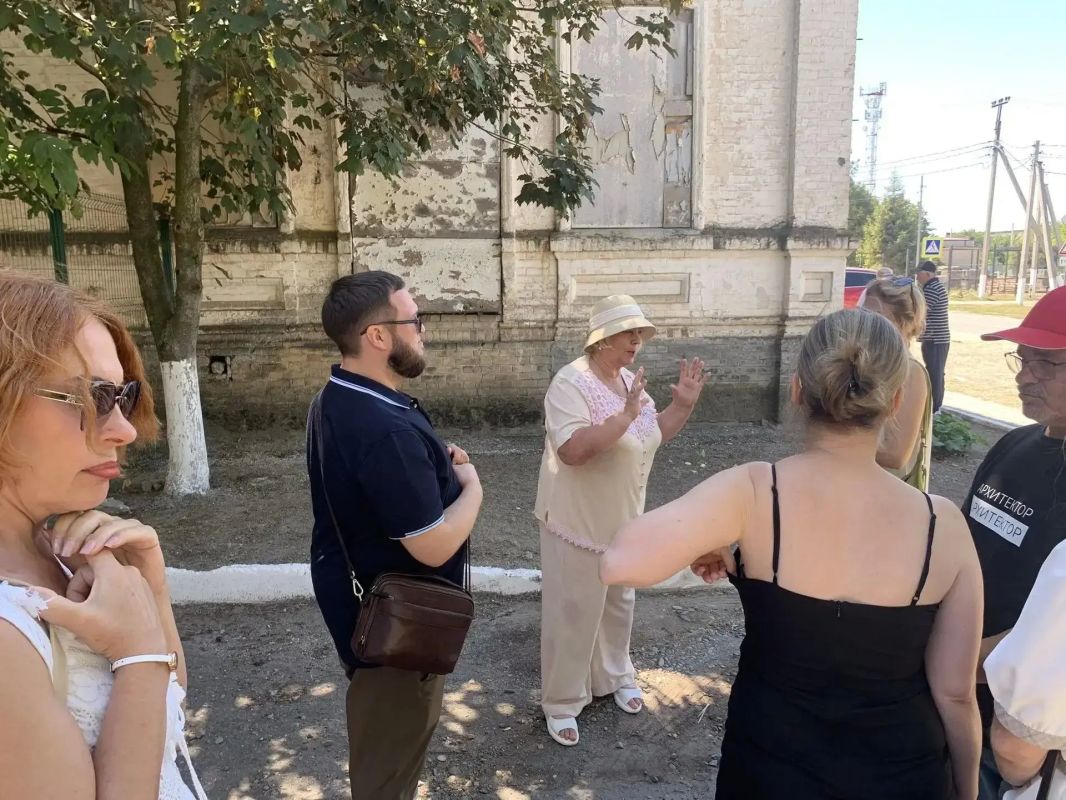 В рамках Дней архитектуры Ейского района состоялась экскурсия в станице Должанской В рамках Дней архитектуры Ейского района состоялась экскурсия в станице Должанской