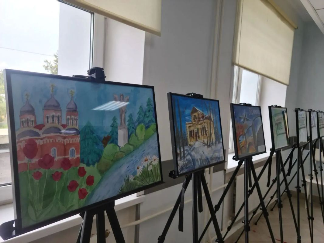 В Домодедовской больнице открылась выставка детских рисунков