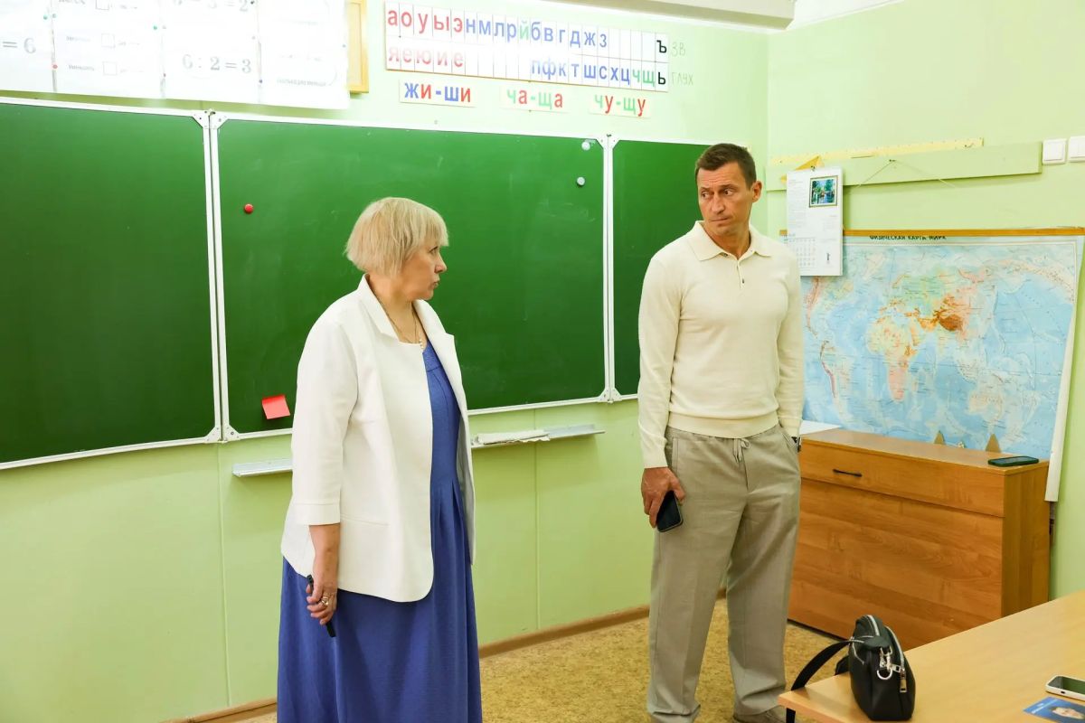 Там, где история становится ближе: Александр Легков посетил гимназию в Мытищах Там, где история становится ближе: Александр Легков посетил гимназию в Мытищах