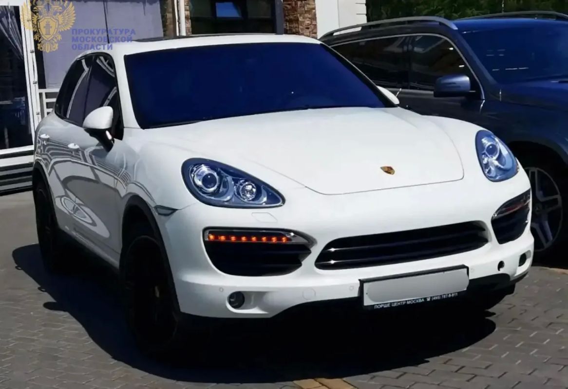 Роковой поворот: в Красногорске суд конфисковал «Porsche Cayenne» у местной жительницы за повторное пьяное вождение