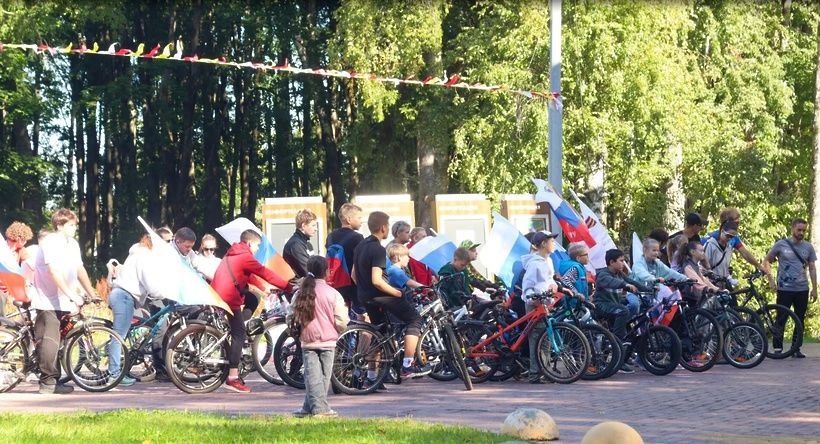В Солнечногорске прошёл праздничный велопробег «Под флагом Единства» В Солнечногорске прошёл праздничный велопробег «Под флагом Единства»
