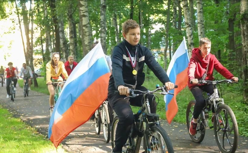 В Солнечногорске прошёл праздничный велопробег «Под флагом Единства» В Солнечногорске прошёл праздничный велопробег «Под флагом Единства»