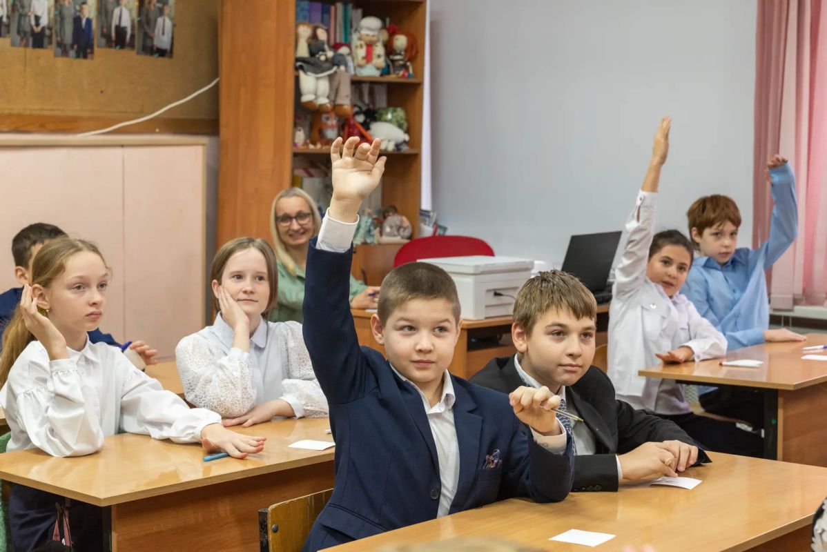 Школы Реутова в новом учебном году откроют двери для тысячи первоклассников Школы Реутова в новом учебном году откроют двери для тысячи первоклассников