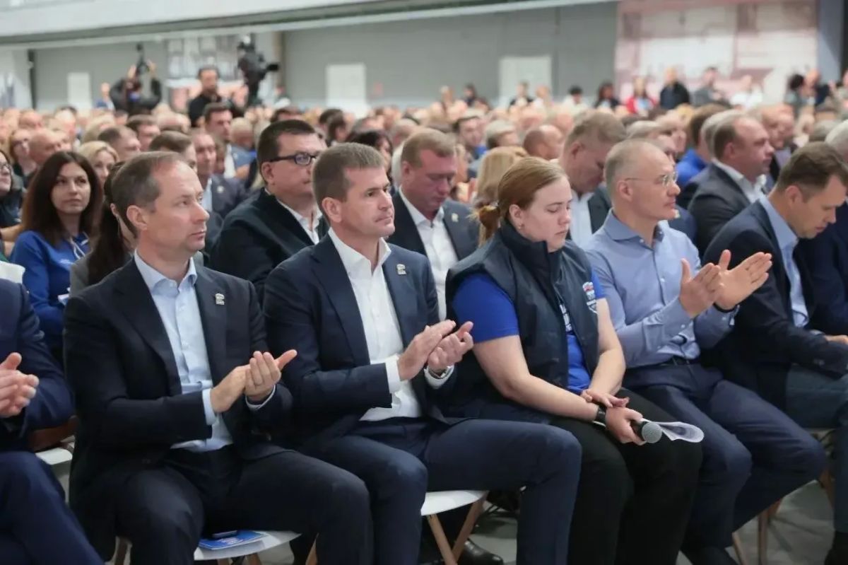 Руслан Заголовацкий: Сегодня на форуме «Сила в единстве» утвердили программу, с которой региональное отделение «Единой России» идет на выборы Руслан Заголовацкий: Сегодня на форуме «Сила в единстве» утвердили программу, с которой региональное отделение «Единой России» идет на выборы