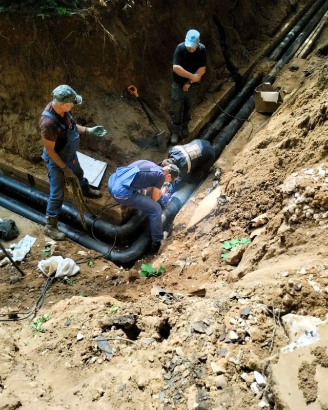 В Королёве обновили теплосети у школы: 172 метра новых труб обеспечат тепло в классах В Королёве обновили теплосети у школы: 172 метра новых труб обеспечат тепло в классах