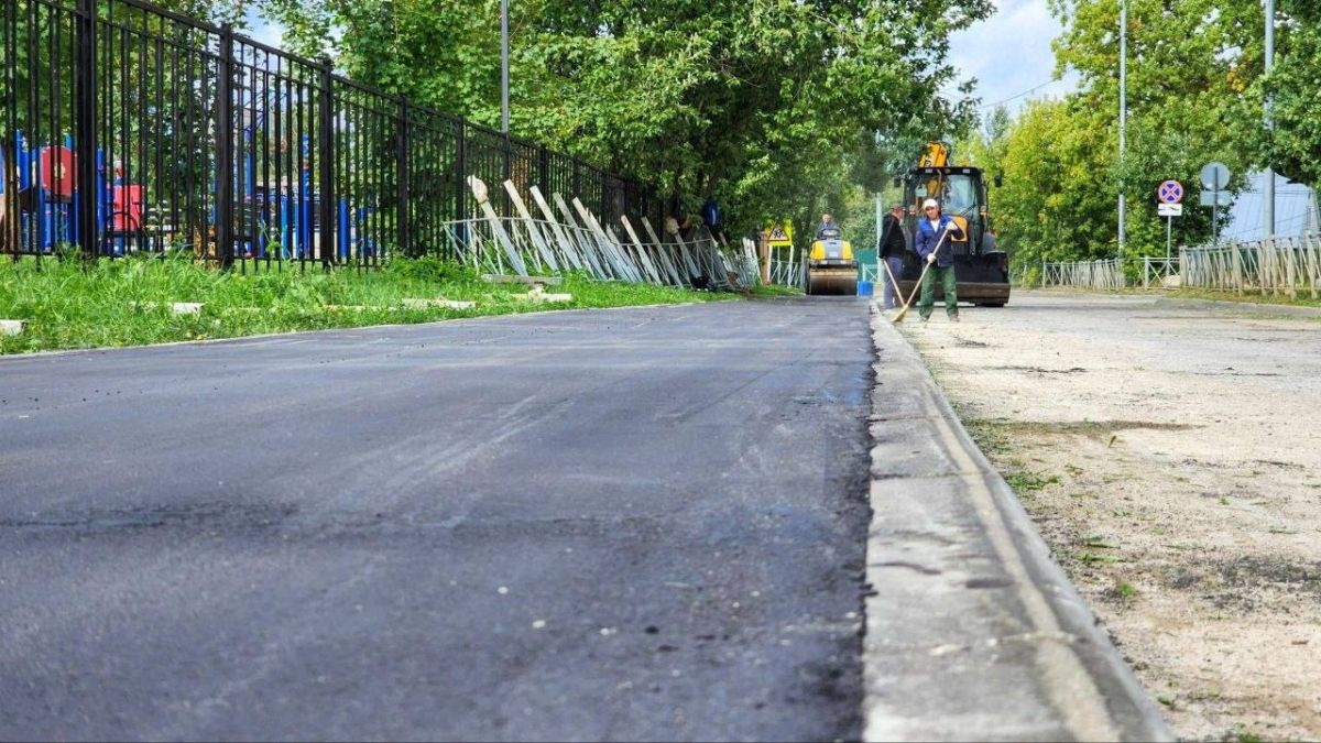 В Климовске обновили тротуар у гимназии имени Подольских курсантов В Климовске обновили тротуар у гимназии имени Подольских курсантов