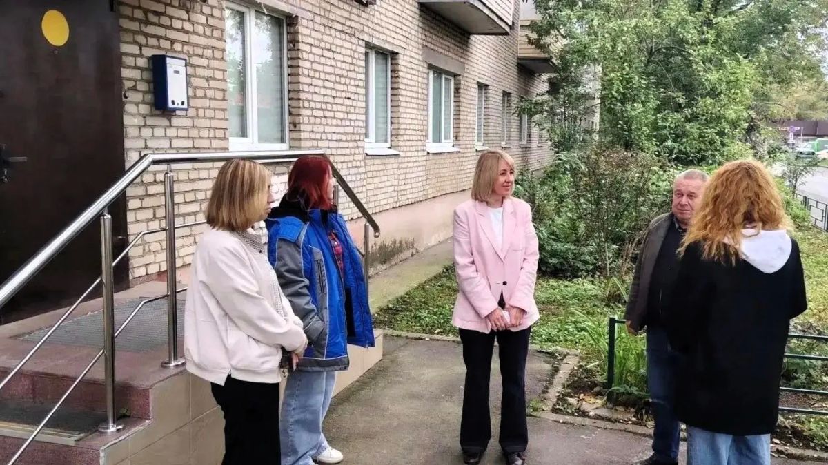 Благоустройство в деталях: новая клумба появится в микрорайоне Дружба Благоустройство в деталях: новая клумба появится в микрорайоне Дружба