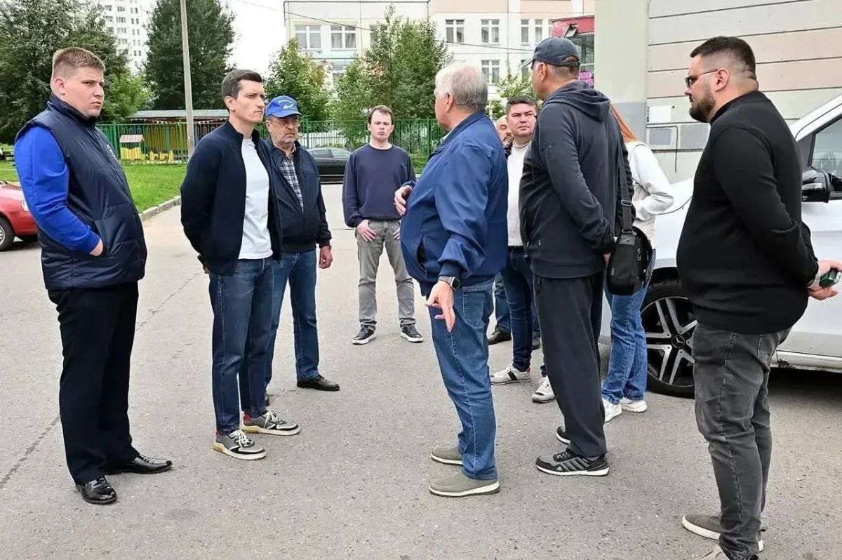 Дмитрий Семёнов провёл обход в микрорайоне Юго-Западный Дмитрий Семёнов провёл обход в микрорайоне Юго-Западный