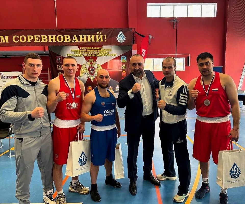 #ЗнайНаших. В Международный день бокса героем рубрики «Знай наших» стал сотрудник Домодедовского отдела вневедомственной охраны Главного управления Росгвардии по Московской области прапорщик полиции Сергей Ш. В Росгвардии... #ЗнайНаших. В Международный день бокса героем рубрики «Знай наших» стал сотрудник Домодедовского отдела вневедомственной охраны Главного управления Росгвардии по Московской области прапорщик полиции Сергей Ш. В Росгвардии...