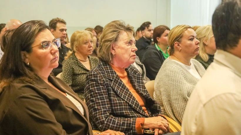 Встреча депутата Госдумы Дениса Кравченко с коллективом НПО “Стеклопластик” в Солнечногорске Встреча депутата Госдумы Дениса Кравченко с коллективом НПО “Стеклопластик” в Солнечногорске